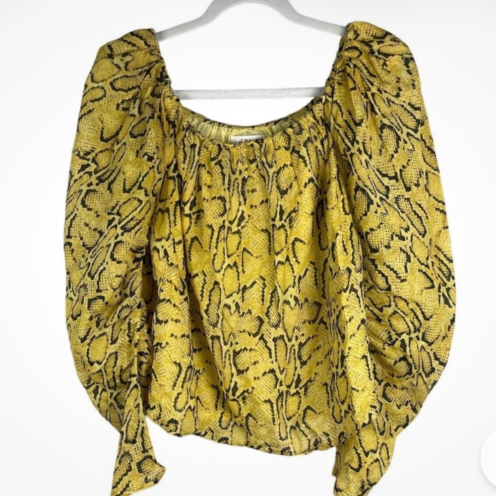 Frame Yellow Snake Print Off-Shoulder Top size small - Picture 3 of 8